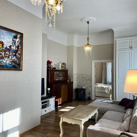 Elegant In Historical Centre & Free Locked Parking