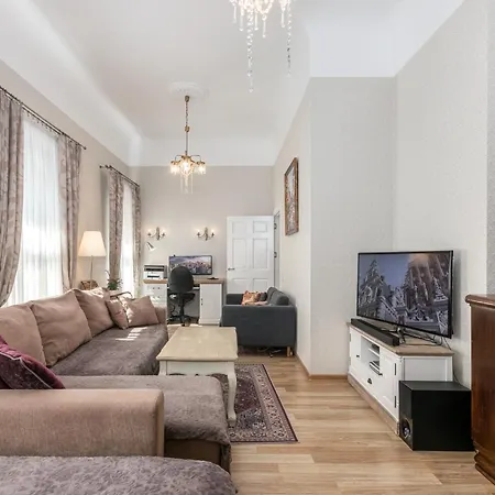 Daire Elegant In Historical Centre & Free Locked Parking *