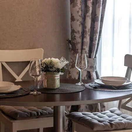 Elegant In Historical Centre & Free Locked Parking Riga