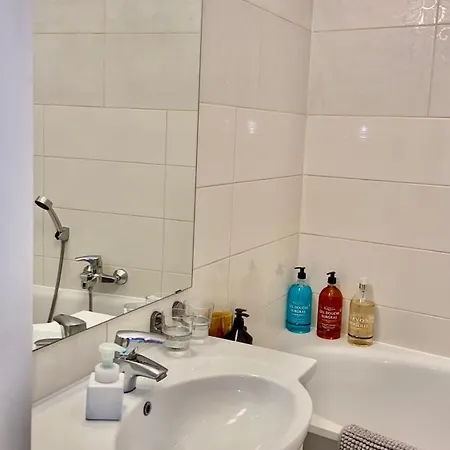 Appartamento Elegant In Historical Centre & Free Locked Parking *