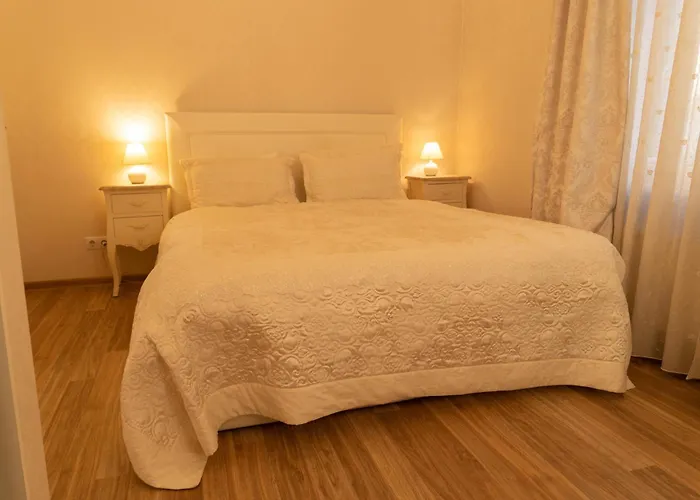 Elegant In Historical Centre & Free Locked Parking Riga