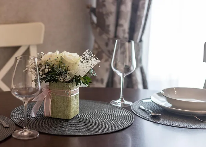 Elegant In Historical Centre & Free Locked Parking *