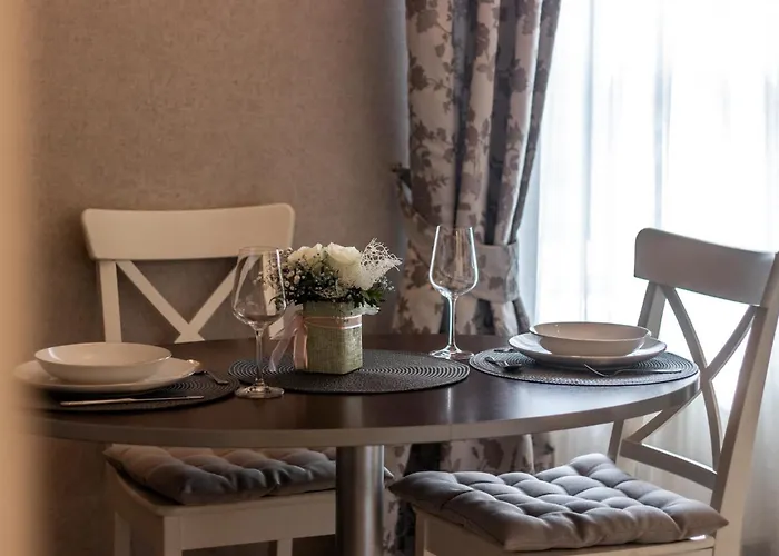 Elegant In Historical Centre & Free Locked Parking Riga