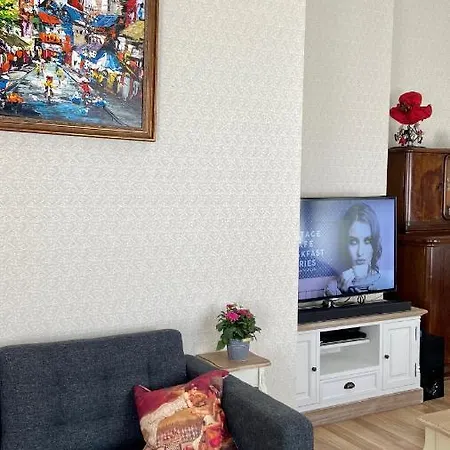 Elegant In Historical Centre & Free Locked Parking 아파트 *